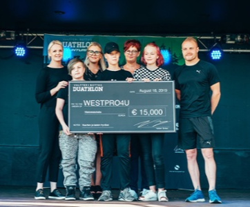 Westpro4U lahjoitti 20 000 € Nastolan nuorille